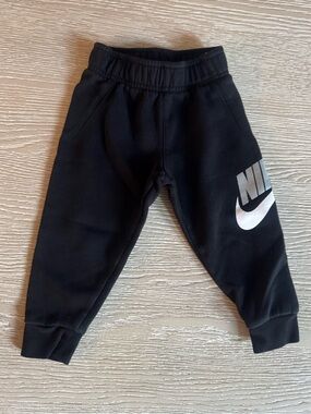 Toddler Nike Black Sweatpants, 2T